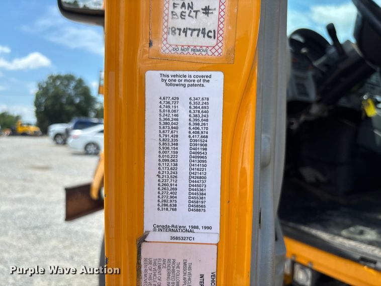 image for item FC1817 2007 International 7400 bucket truck