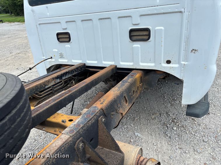 image for item FC1818 2008 Ford F550 Super Duty XL truck cab and chassis