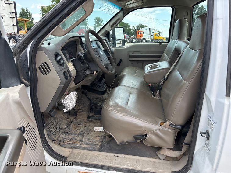 image for item FC1818 2008 Ford F550 Super Duty XL truck cab and chassis