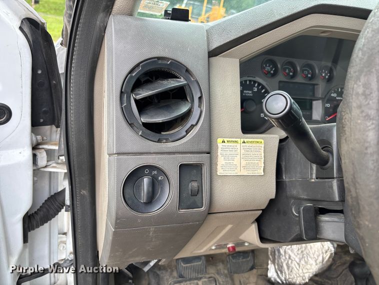 image for item FC1818 2008 Ford F550 Super Duty XL truck cab and chassis