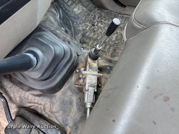 image for item FC1818 2008 Ford F550 Super Duty XL truck cab and chassis