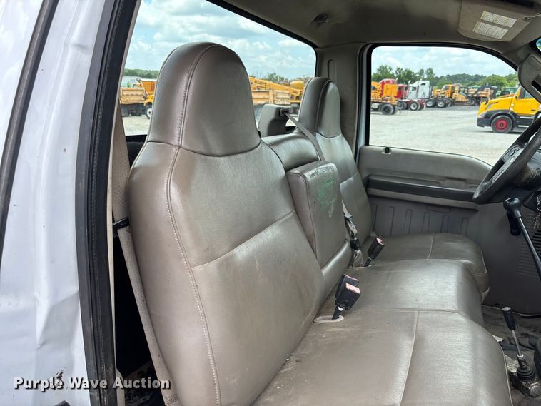 image for item FC1818 2008 Ford F550 Super Duty XL truck cab and chassis
