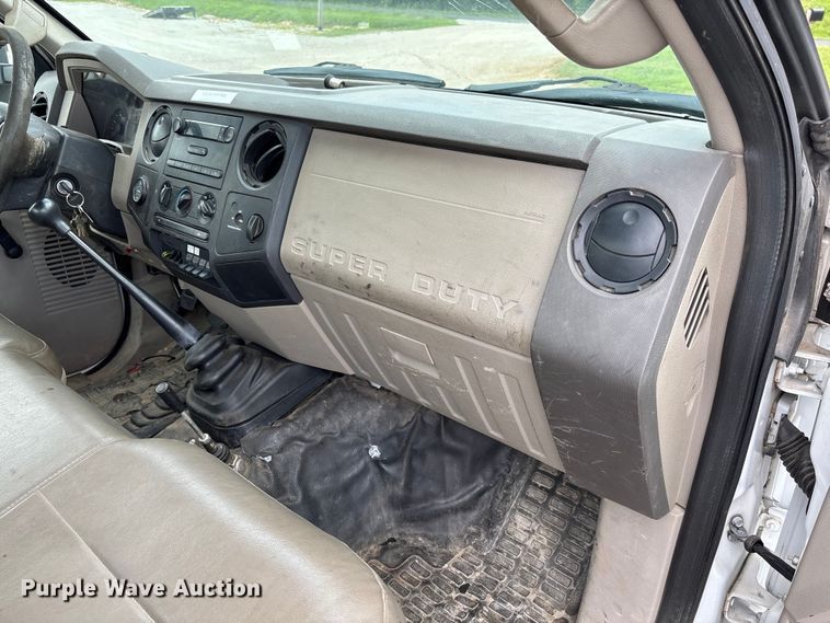 image for item FC1818 2008 Ford F550 Super Duty XL truck cab and chassis