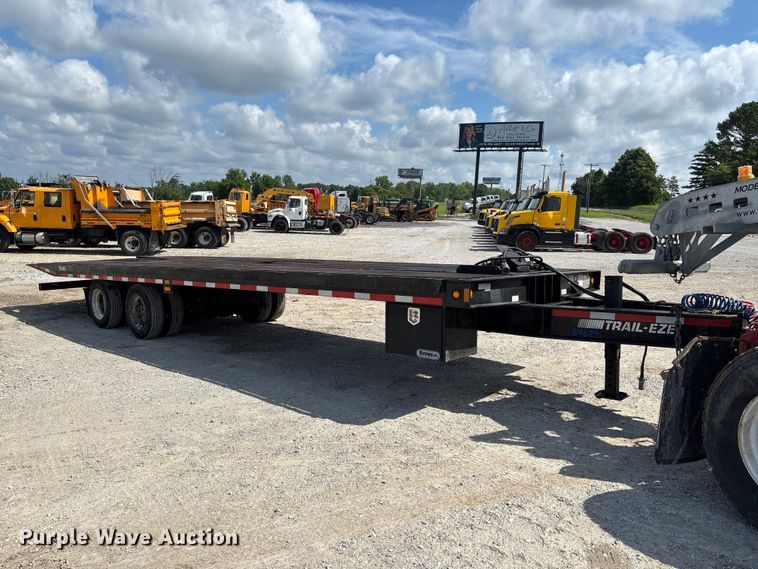 image for item FC1821 2011 DAKOTA MANUFACTURING CO. / TRAIL-EZE TE401 tilt deck equipment trailer