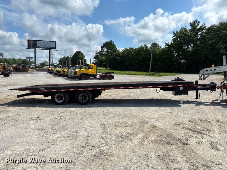 image for item FC1821 2011 DAKOTA MANUFACTURING CO. / TRAIL-EZE TE401 tilt deck equipment trailer