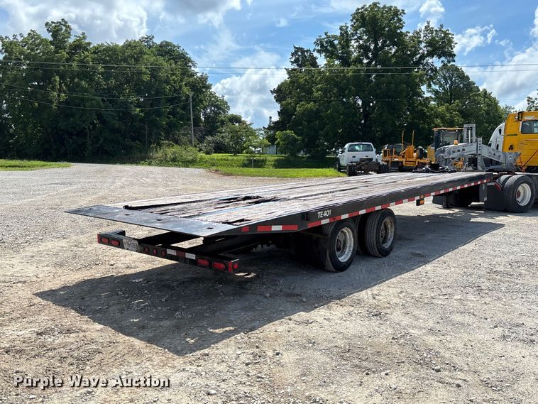 image for item FC1821 2011 DAKOTA MANUFACTURING CO. / TRAIL-EZE TE401 tilt deck equipment trailer