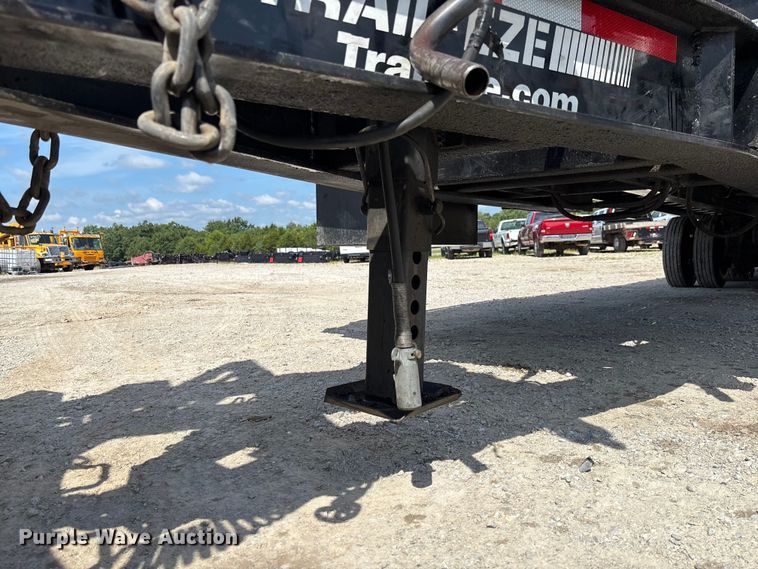 image for item FC1821 2011 DAKOTA MANUFACTURING CO. / TRAIL-EZE TE401 tilt deck equipment trailer