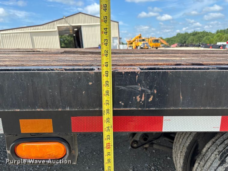 image for item FC1821 2011 DAKOTA MANUFACTURING CO. / TRAIL-EZE TE401 tilt deck equipment trailer