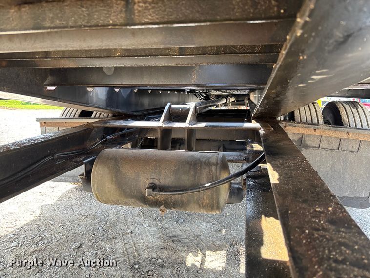 image for item FC1821 2011 DAKOTA MANUFACTURING CO. / TRAIL-EZE TE401 tilt deck equipment trailer