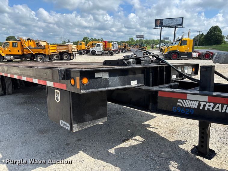 image for item FC1821 2011 DAKOTA MANUFACTURING CO. / TRAIL-EZE TE401 tilt deck equipment trailer