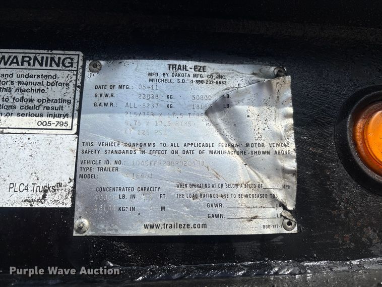 image for item FC1821 2011 DAKOTA MANUFACTURING CO. / TRAIL-EZE TE401 tilt deck equipment trailer