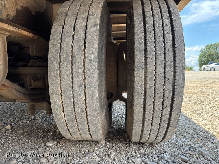 image for item FC1822 1997 Dakota Trail-Eze PDLX20TC31 tilt deck equipment trailer