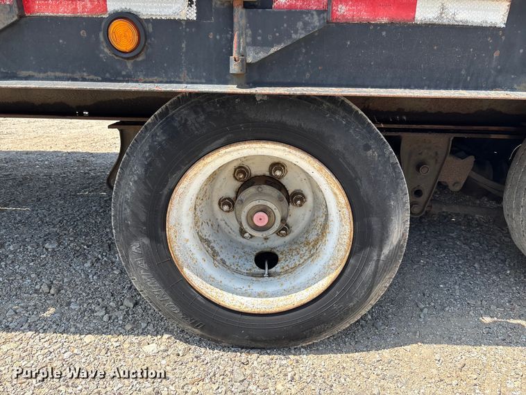 image for item FC1822 1997 Dakota Trail-Eze PDLX20TC31 tilt deck equipment trailer