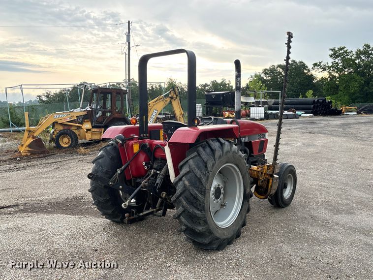 image for item FC1857 1995 Case IH 3220 tractor