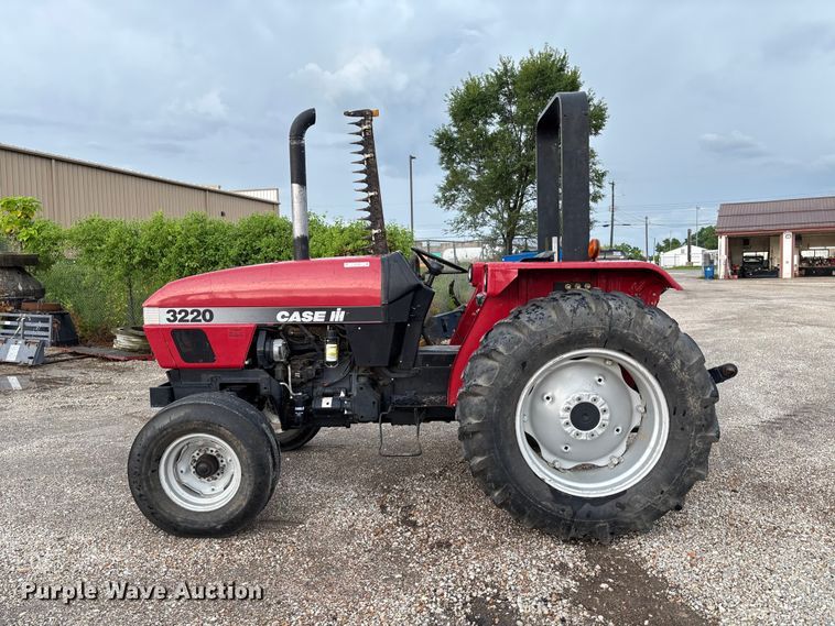 image for item FC1857 1995 Case IH 3220 tractor