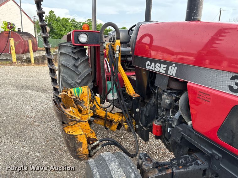 image for item FC1857 1995 Case IH 3220 tractor