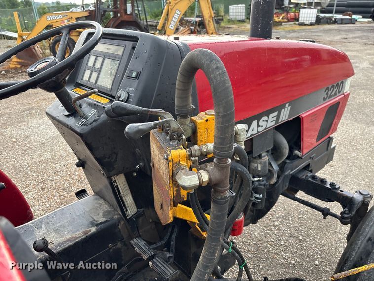 image for item FC1857 1995 Case IH 3220 tractor