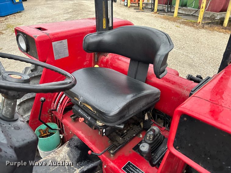 image for item FC1857 1995 Case IH 3220 tractor