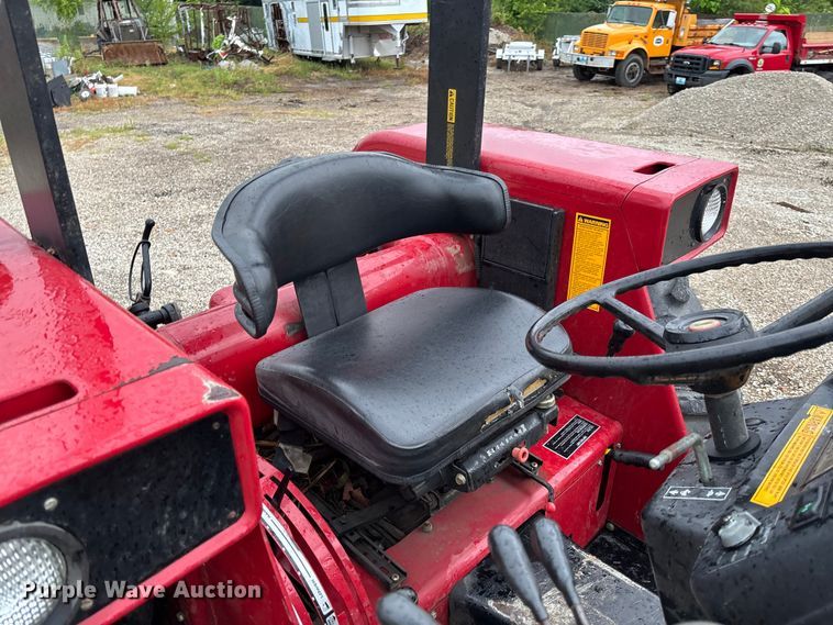 image for item FC1857 1995 Case IH 3220 tractor