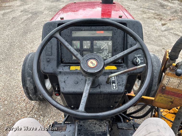 image for item FC1857 1995 Case IH 3220 tractor