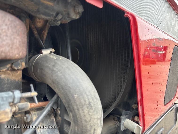 image for item FC1857 1995 Case IH 3220 tractor