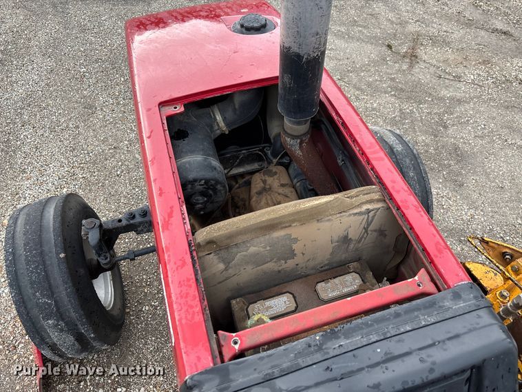 image for item FC1857 1995 Case IH 3220 tractor
