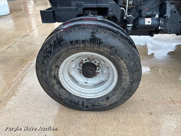 image for item FC1857 1995 Case IH 3220 tractor