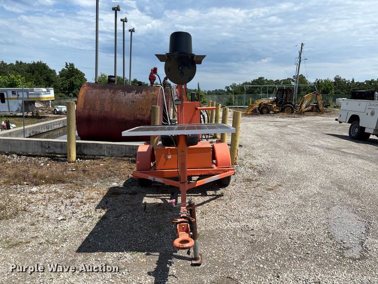image for item FC1861 R.C. Flagman RCF2.4 H.D traffic signal trailer