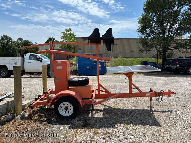 image for item FC1861 R.C. Flagman RCF2.4 H.D traffic signal trailer