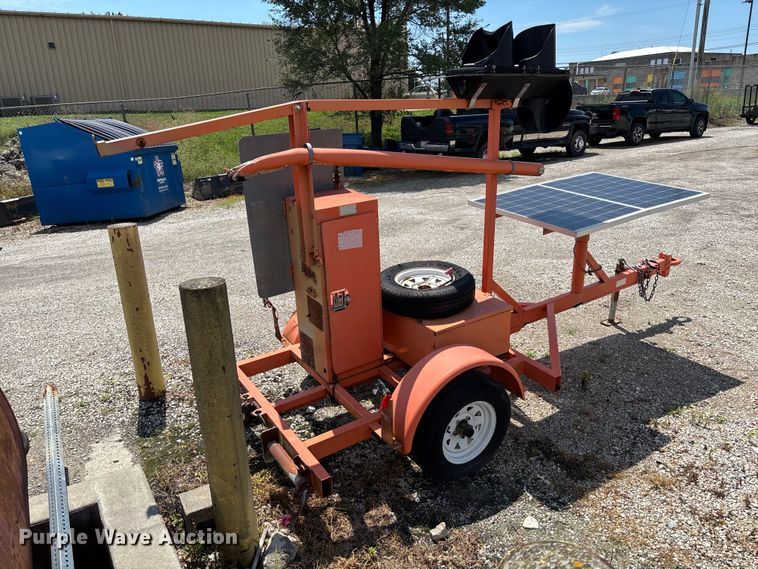 image for item FC1861 R.C. Flagman RCF2.4 H.D traffic signal trailer