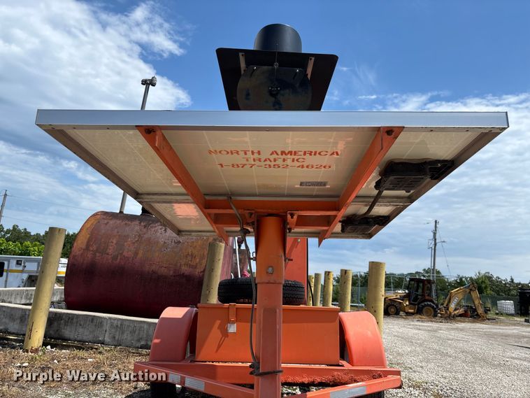 image for item FC1861 R.C. Flagman RCF2.4 H.D traffic signal trailer