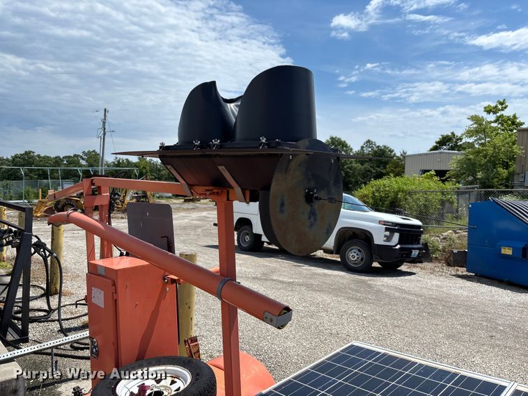image for item FC1861 R.C. Flagman RCF2.4 H.D traffic signal trailer