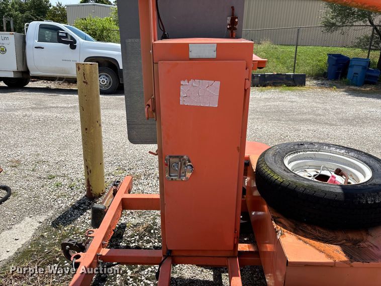 image for item FC1861 R.C. Flagman RCF2.4 H.D traffic signal trailer