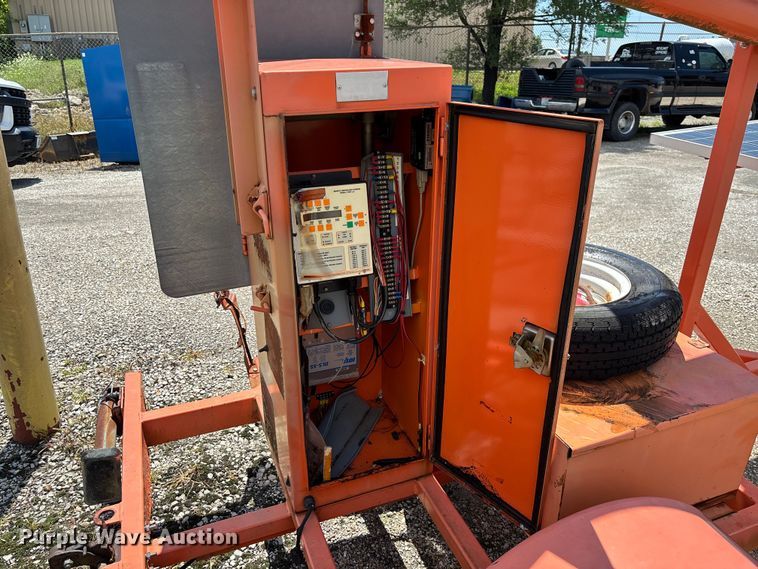image for item FC1861 R.C. Flagman RCF2.4 H.D traffic signal trailer