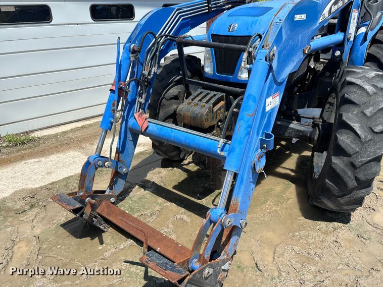image for item FC1865 2006 New Holland TN75A 4RM MFWD tractor