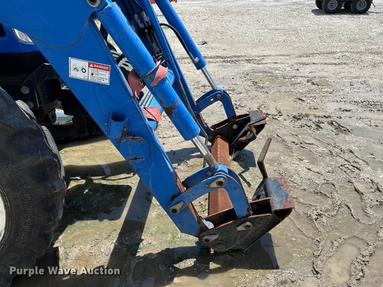 image for item FC1865 2006 New Holland TN75A 4RM MFWD tractor
