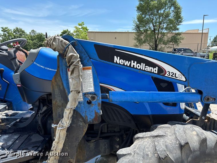 image for item FC1865 2006 New Holland TN75A 4RM MFWD tractor