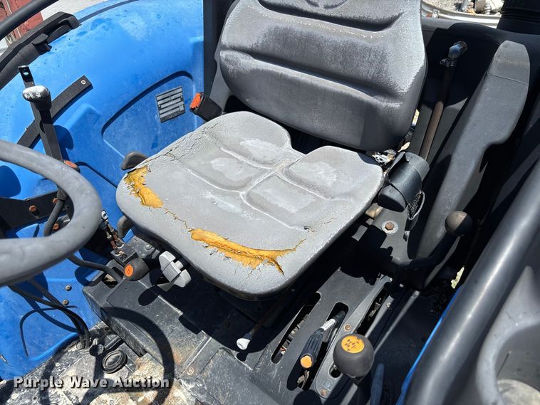image for item FC1865 2006 New Holland TN75A 4RM MFWD tractor
