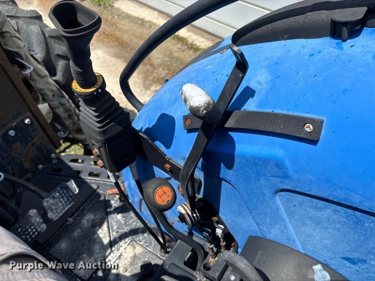 image for item FC1865 2006 New Holland TN75A 4RM MFWD tractor