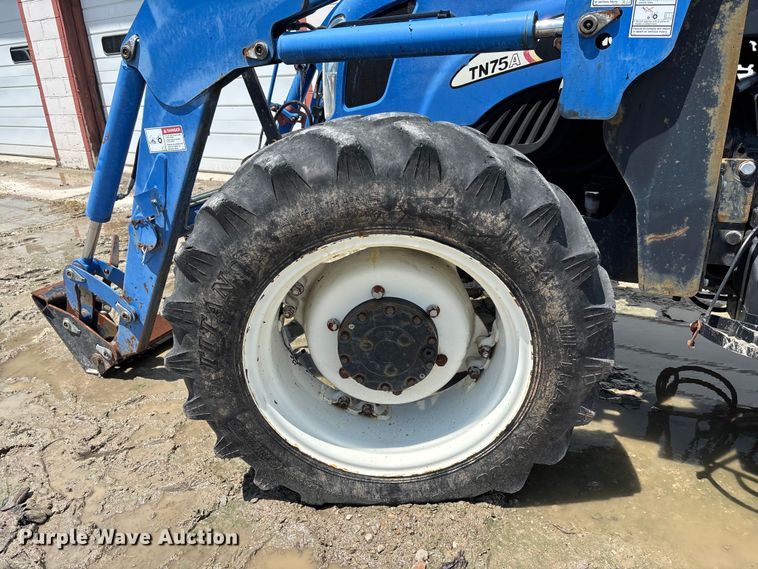image for item FC1865 2006 New Holland TN75A 4RM MFWD tractor