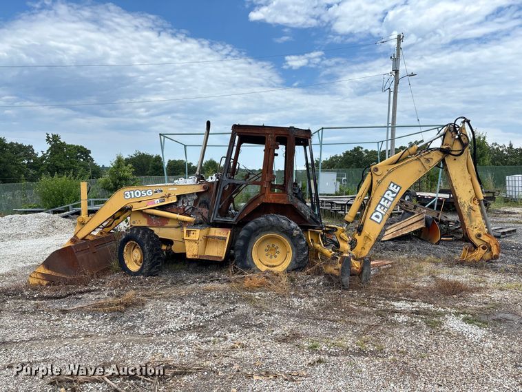 image for item FC1866 2004 John Deere 310SG backhoe
