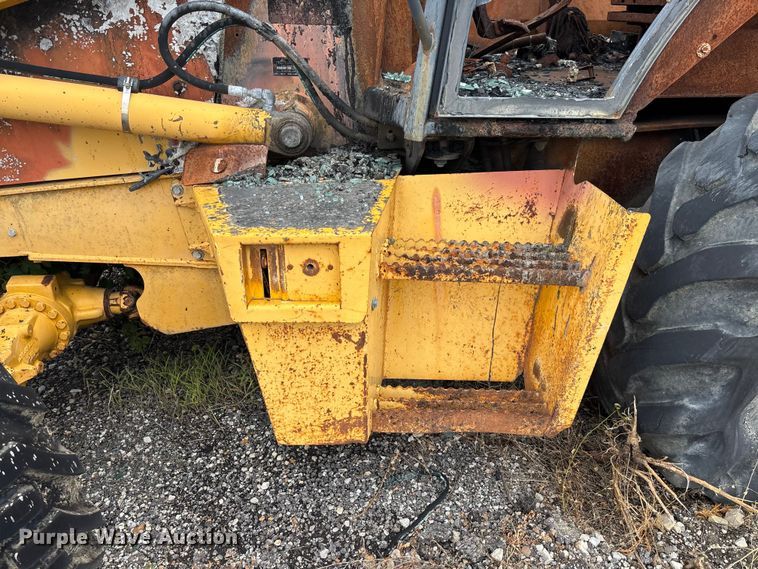image for item FC1866 2004 John Deere 310SG backhoe