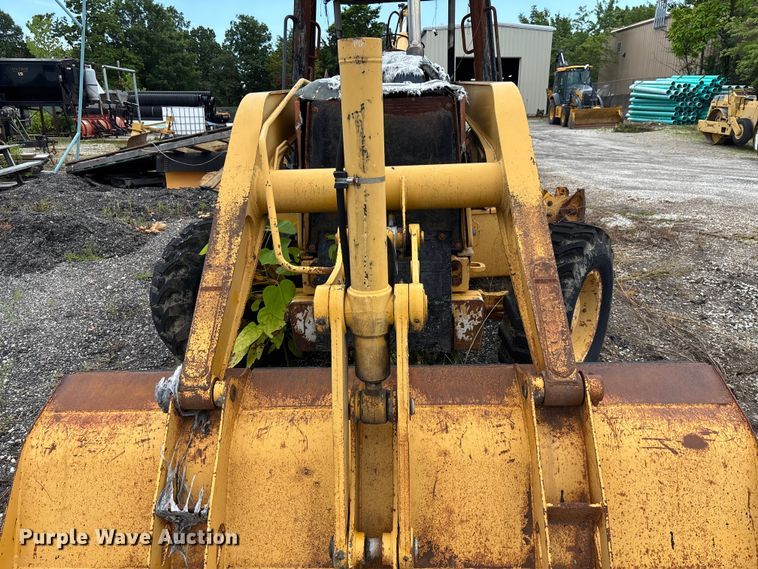 image for item FC1866 2004 John Deere 310SG backhoe