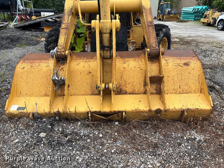 image for item FC1866 2004 John Deere 310SG backhoe