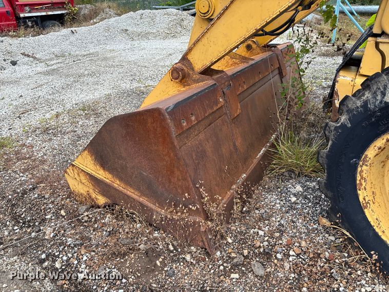 image for item FC1866 2004 John Deere 310SG backhoe