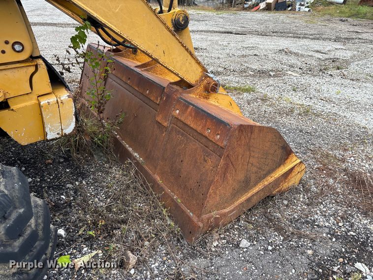 image for item FC1866 2004 John Deere 310SG backhoe