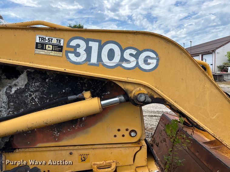 image for item FC1866 2004 John Deere 310SG backhoe