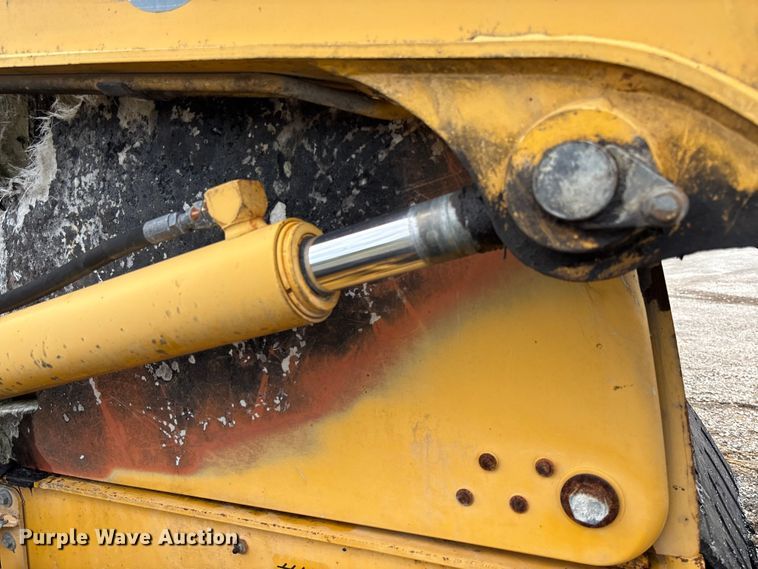 image for item FC1866 2004 John Deere 310SG backhoe