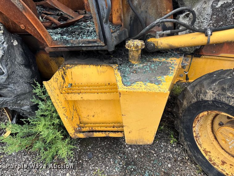 image for item FC1866 2004 John Deere 310SG backhoe