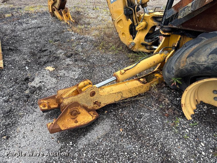 image for item FC1866 2004 John Deere 310SG backhoe